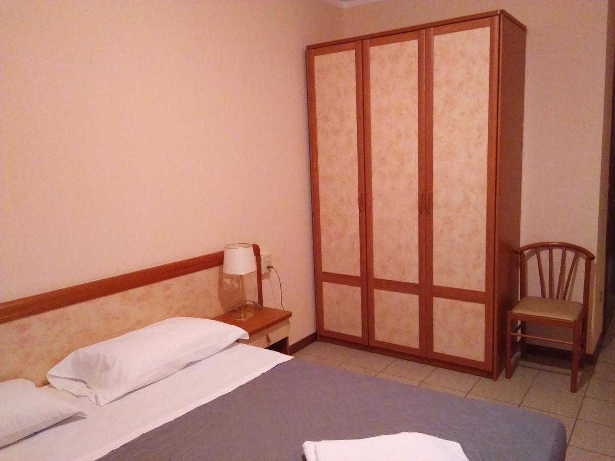 Hotel Rose&Crown Correggio Kültér fotó