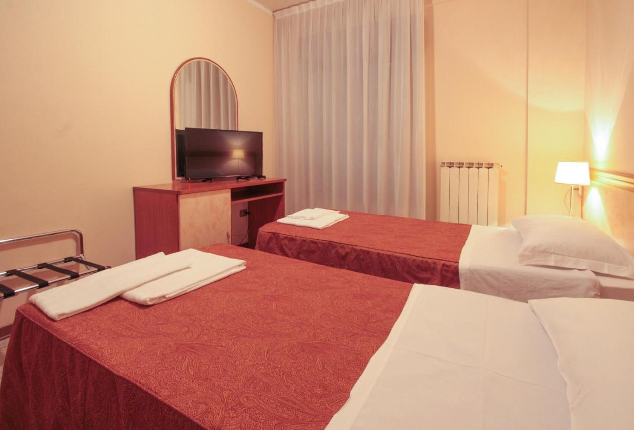 Hotel Rose&Crown Correggio Kültér fotó